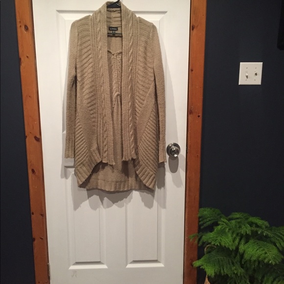 Le Chateau Cardigan - Picture 1 of 4
